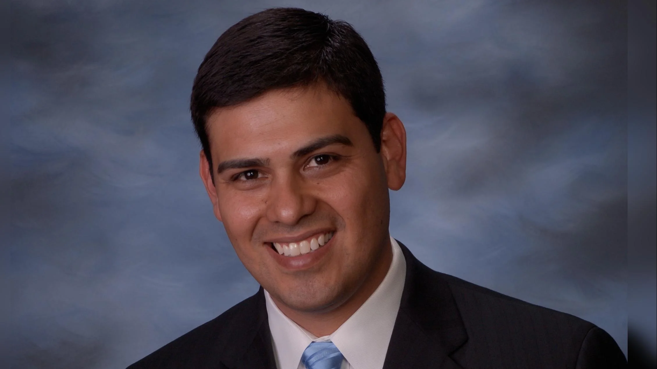 Dr. Hector Garcia Superintendent at Hinsdale Community Consolidated School District 181 - Official Website