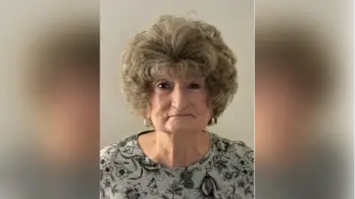 Medium geraldine d james