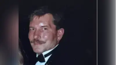Medium lester lukomski