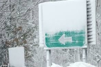 Medium snowstreetsign