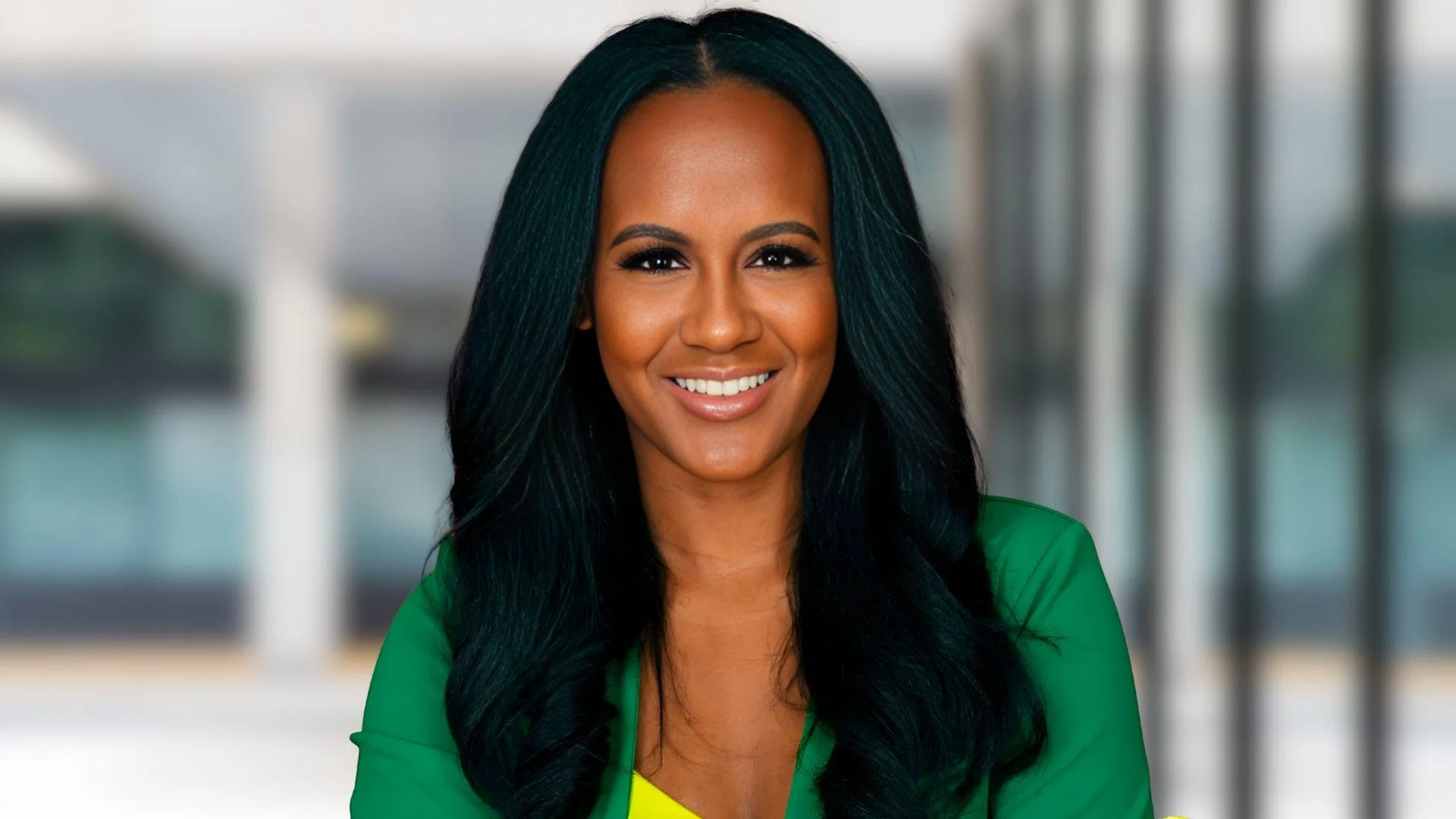 House candidate Maxwell on Chicago migrant impacts: ICE helps ‘free trafficked women and children’