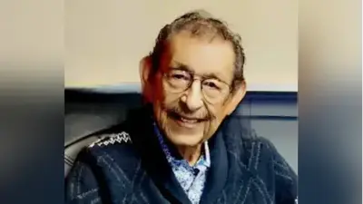 Medium lino tijerina