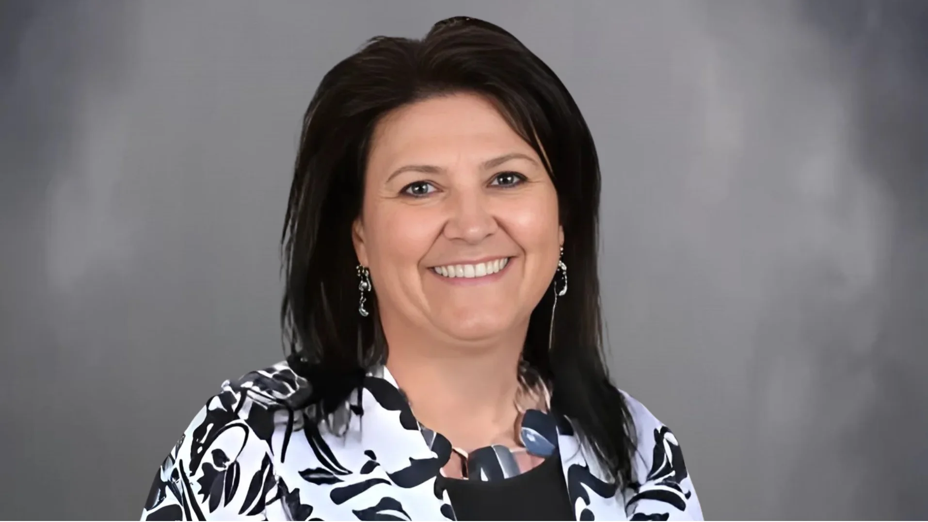 Nicole Sanderson, Superintendent at Wolf Branch School District 113