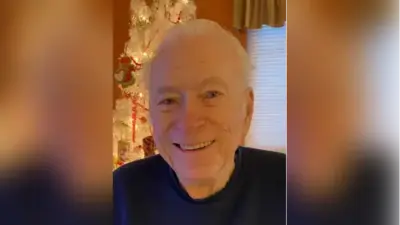 Medium robert deau