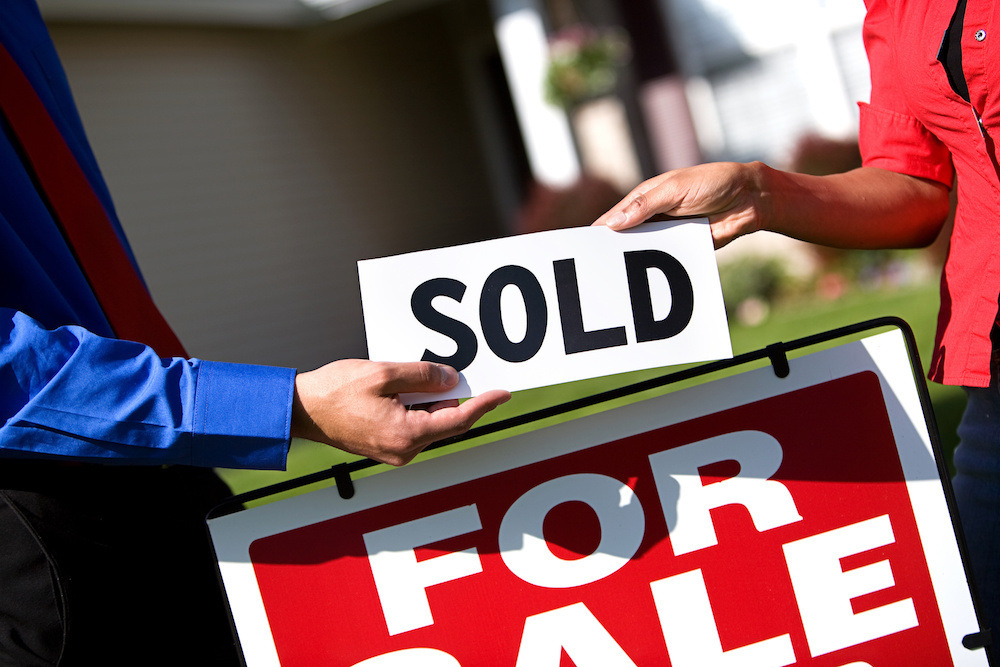 Cameron M. Dummer and Christina M Divito acquire 2190 Candleberry Lane, Aurora