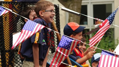 Medium memorial day parade 1200