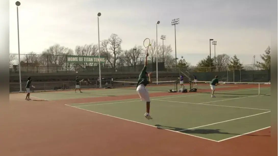 Illinois Wesleyan men’s tennis team falls to Carroll University 6-1