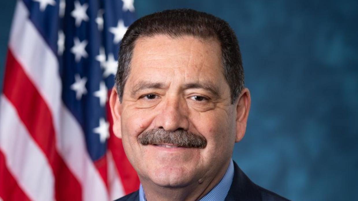 Chuy García denounces DHS rule and celebrates local achievements