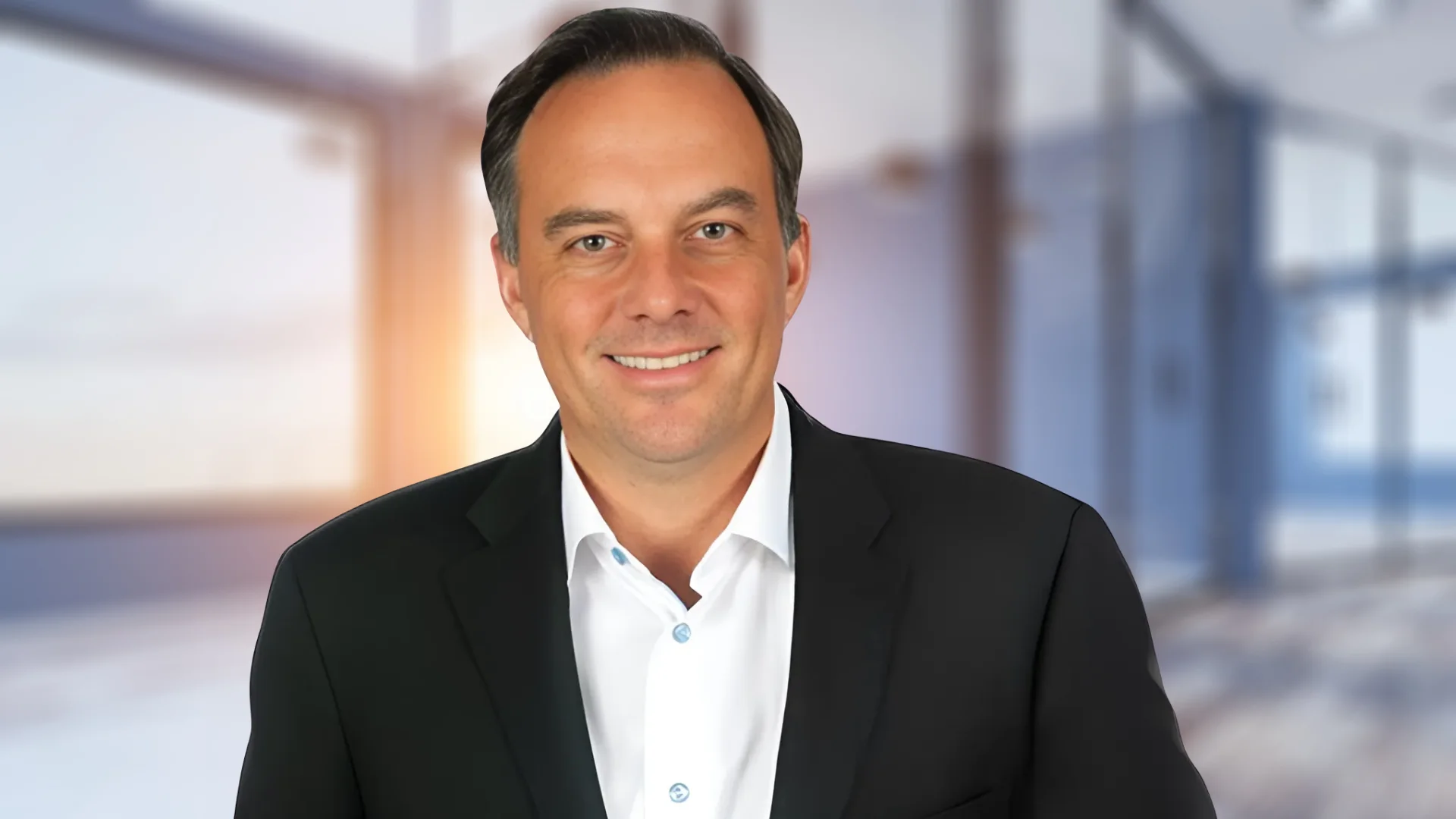 Webp dan proft radio show host