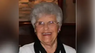 Medium delores margaret molenstra