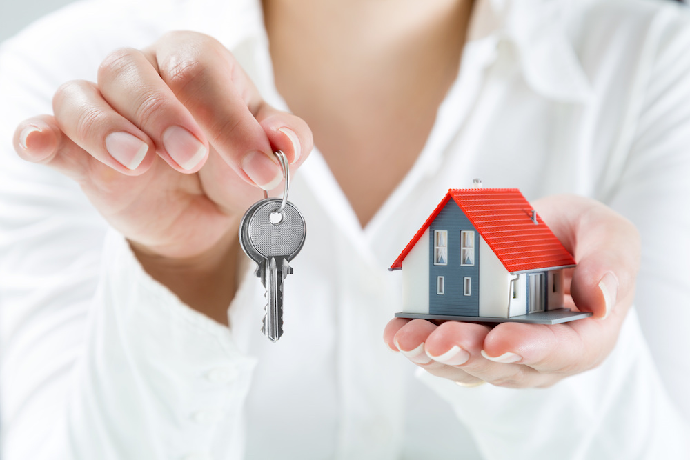 Nancy Mondragon acquires 1428 Crestwood Drive, Aurora