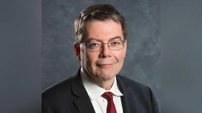 Medium gurneevillageboardmayorthomashoodheadshot