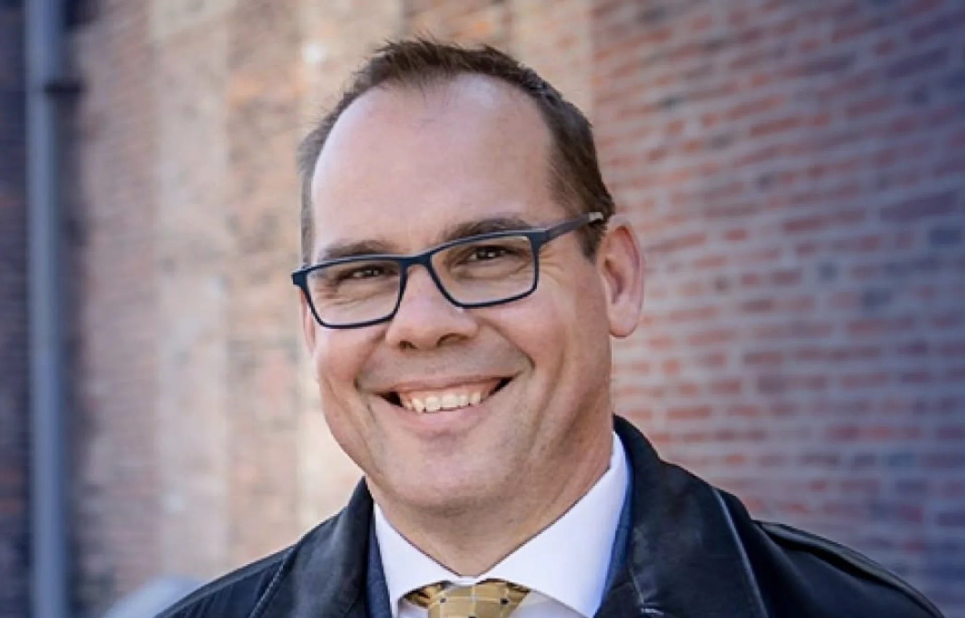 Aurora Mayor John Laesch