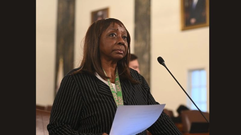 Hunter: ‘SNAP benefits are a lifeline for many Illinois families, and it’s important that we do everything we can to ensure these benefits reach those who need them most’ Hunter: ‘SNAP benefits are a lifeline for many Illinois families, and it’s important that we do everything we can to ensure these benefits reach those who need them most’