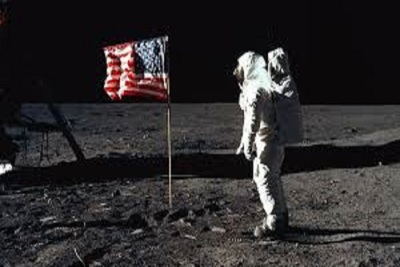 Medium moonlanding
