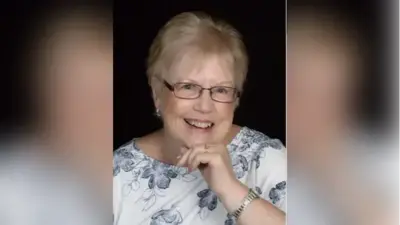 Medium mary lou campbell