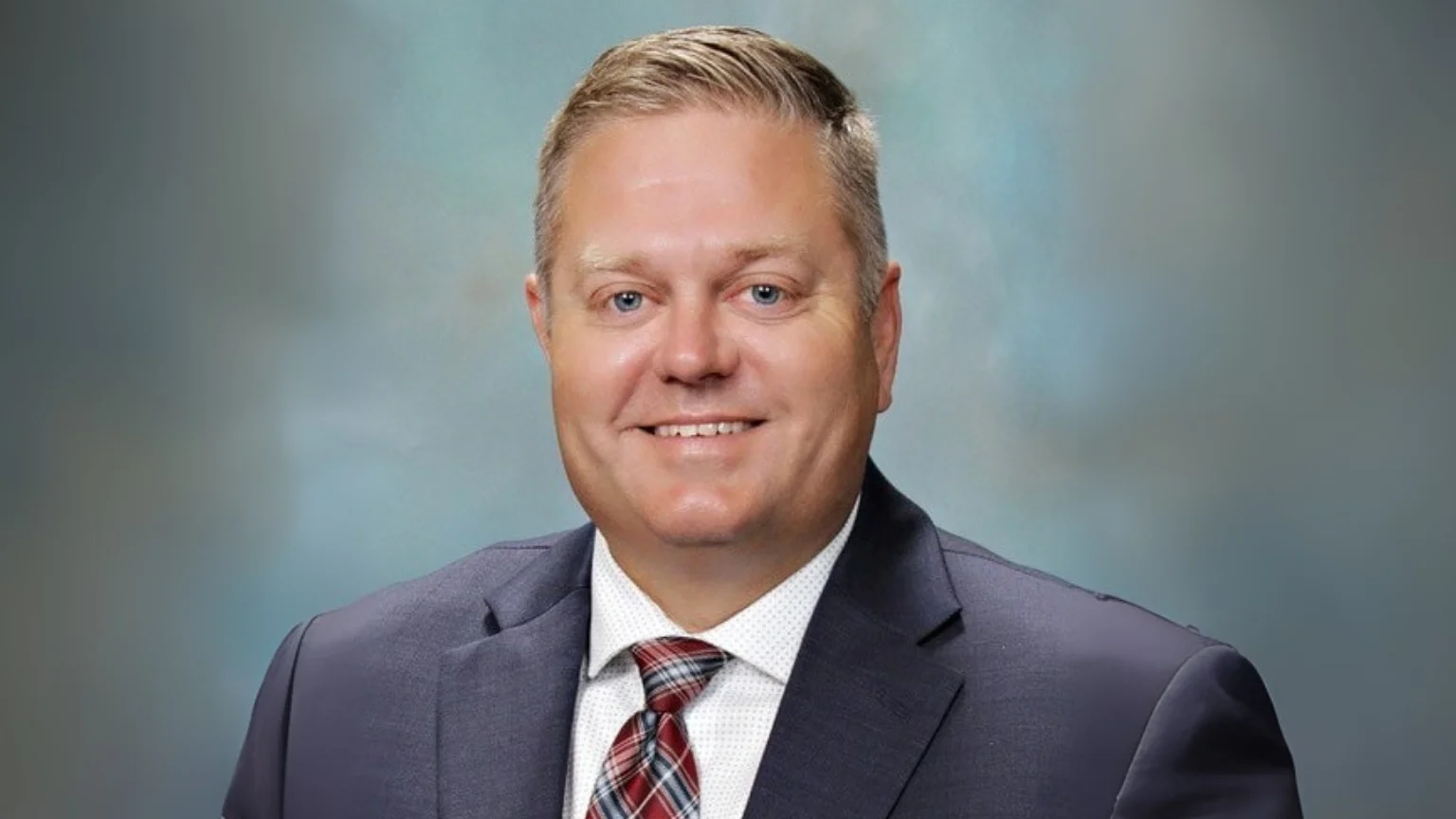 Dr. David Mouser Superintendent at Bloomington School District 87 Dr. David Mouser Superintendent at Bloomington School District 87