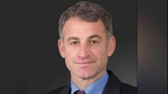 Endurance athlete completes Ironman after lung cancer surgery at Northwestern Medicine